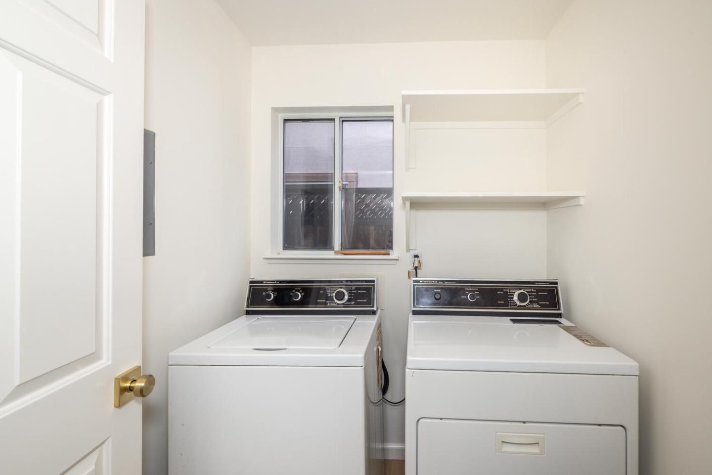 Detail Gallery Image 17 of 22 For 429 S Frances St, Sunnyvale,  CA 94086 - 3 Beds | 2/1 Baths