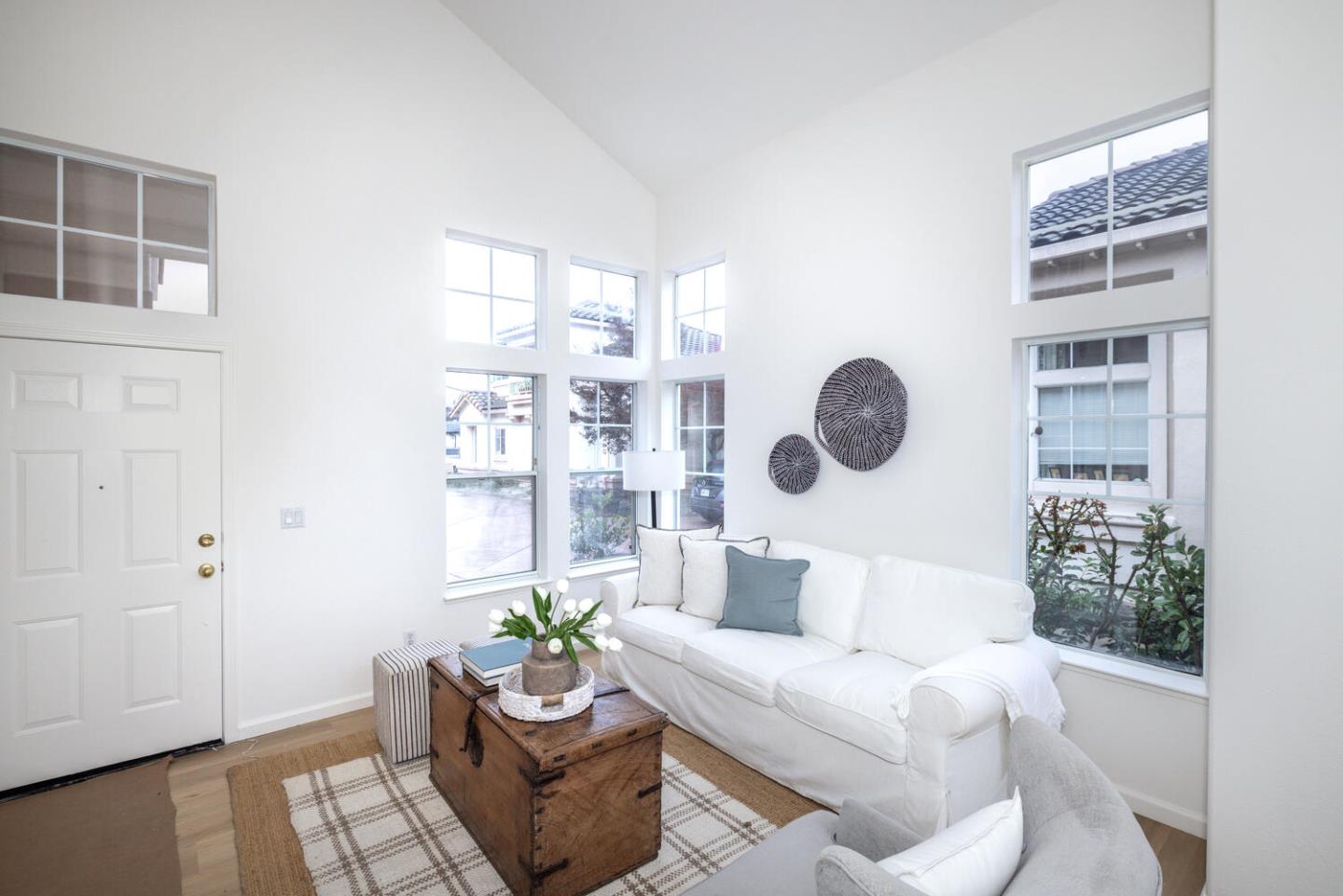 Detail Gallery Image 2 of 16 For 429 S Frances St, Sunnyvale,  CA 94086 - 3 Beds | 2/1 Baths