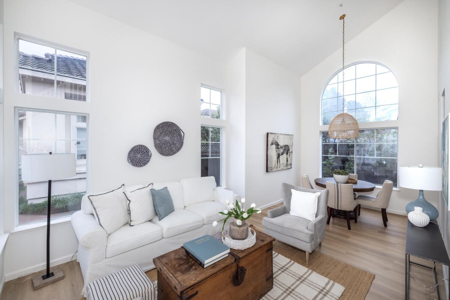 Detail Gallery Image 3 of 16 For 429 S Frances St, Sunnyvale,  CA 94086 - 3 Beds | 2/1 Baths