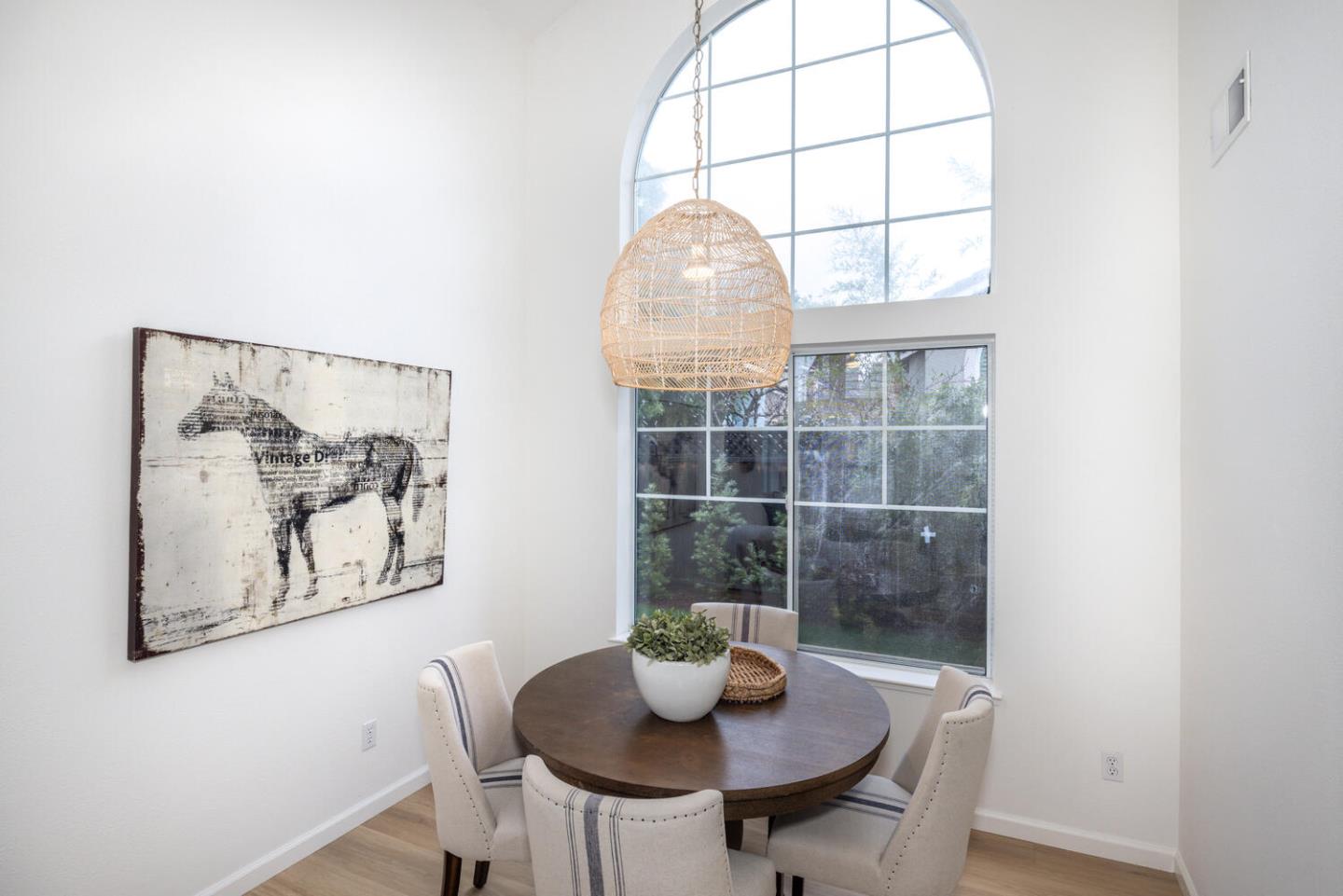 Detail Gallery Image 4 of 16 For 429 S Frances St, Sunnyvale,  CA 94086 - 3 Beds | 2/1 Baths