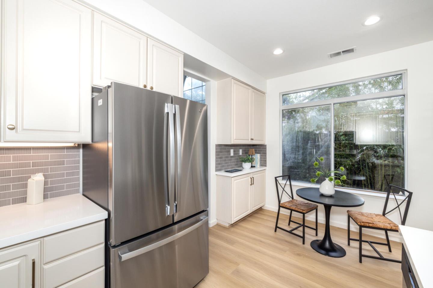 Detail Gallery Image 6 of 16 For 429 S Frances St, Sunnyvale,  CA 94086 - 3 Beds | 2/1 Baths