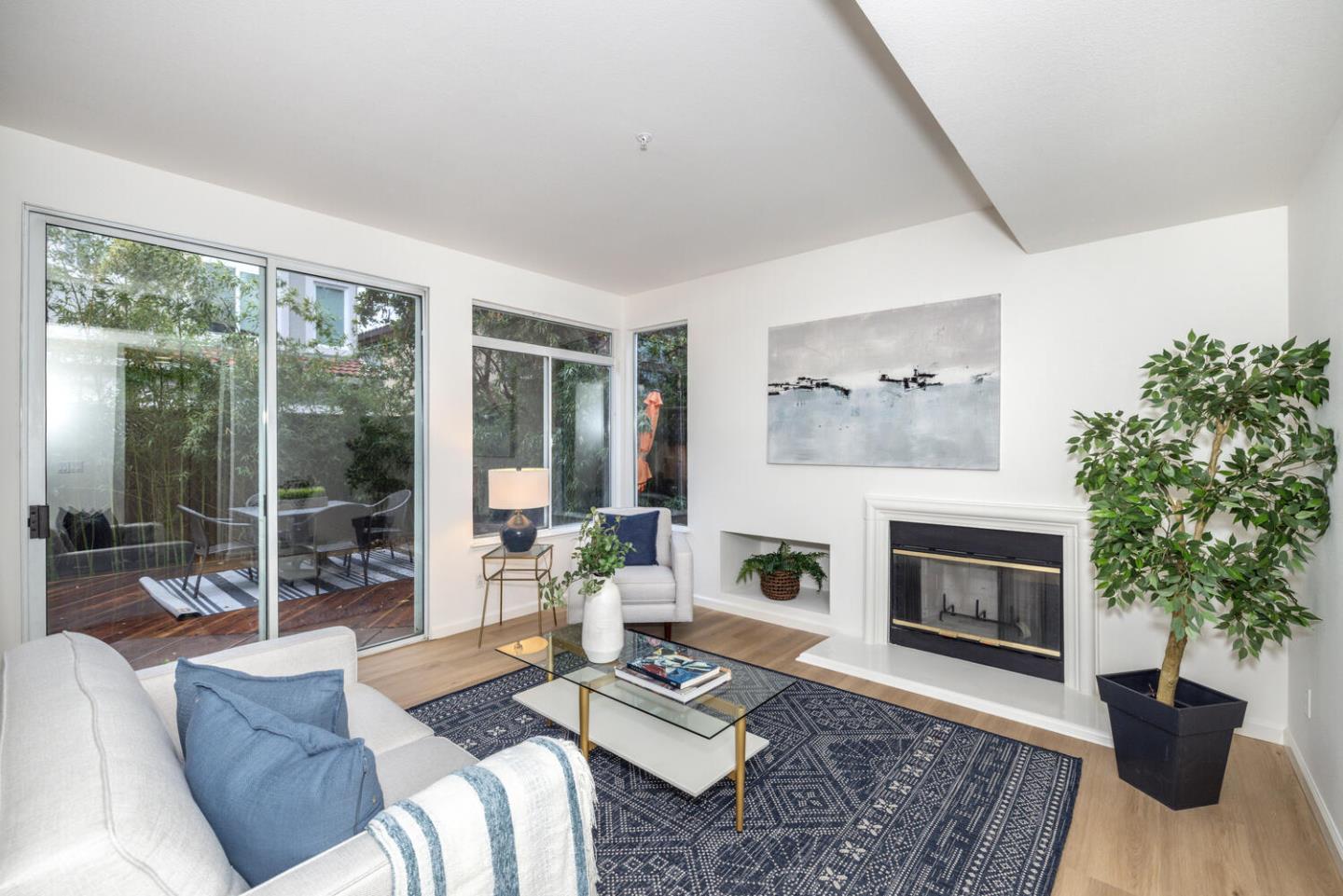 Detail Gallery Image 9 of 16 For 429 S Frances St, Sunnyvale,  CA 94086 - 3 Beds | 2/1 Baths