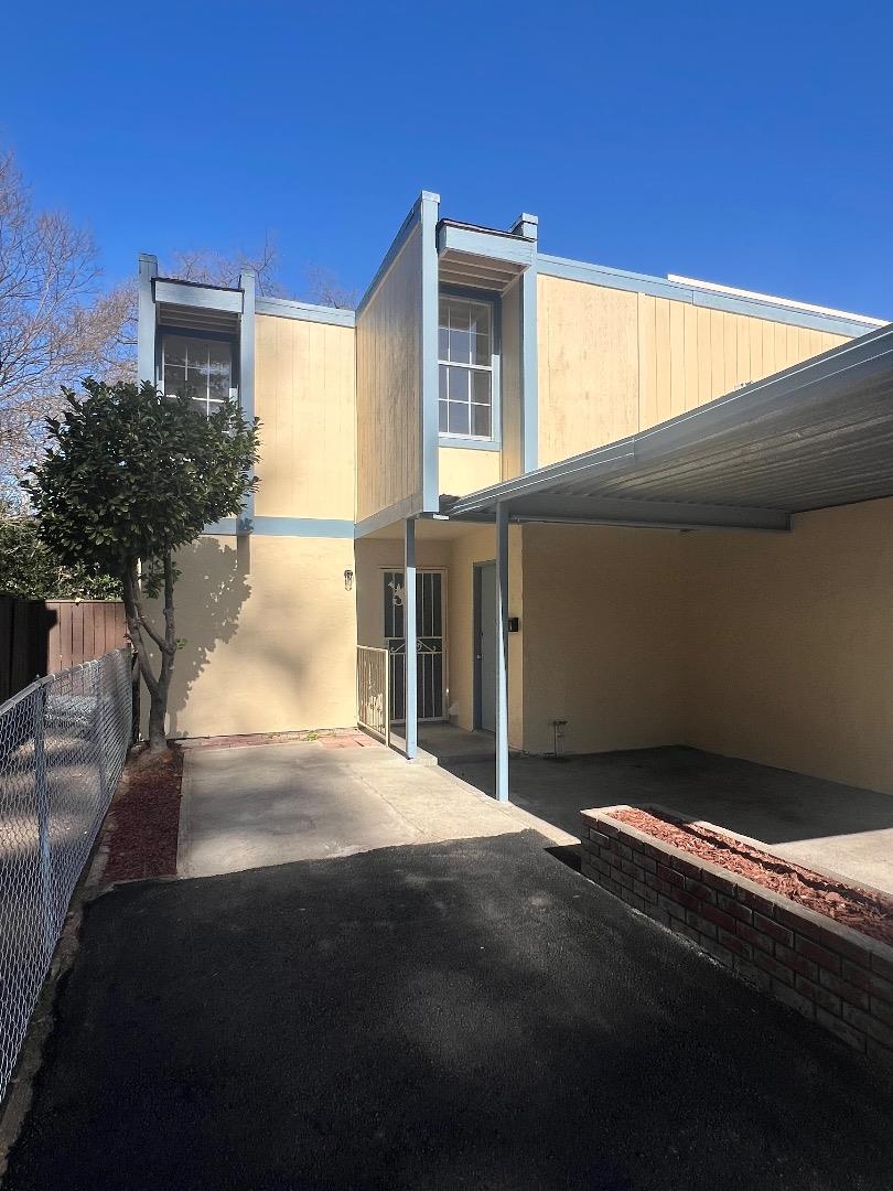 Front Image Thumbnail for ML82035355