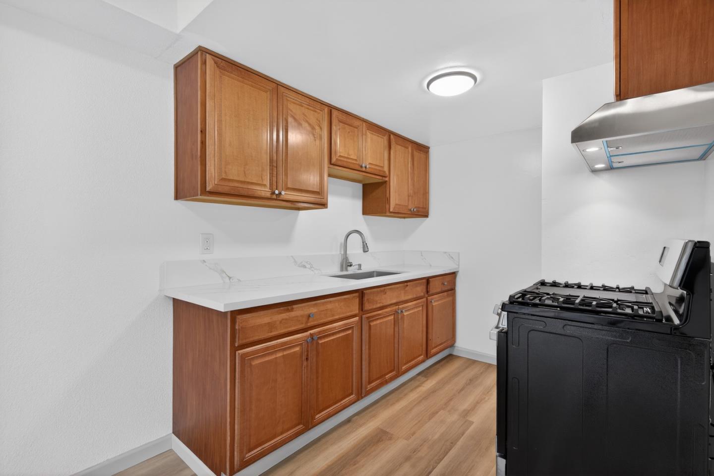 Detail Gallery Image 4 of 26 For 786 Simpson Pl, Santa Rosa,  CA 95401 - 3 Beds | 2 Baths