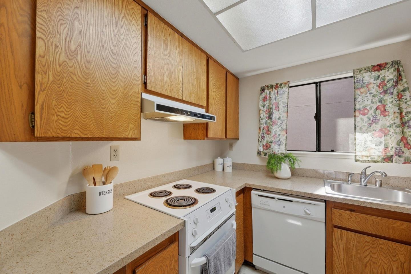 Detail Gallery Image 13 of 35 For 999 W Evelyn Ter #75,  Sunnyvale,  CA 94086 - 1 Beds | 1 Baths