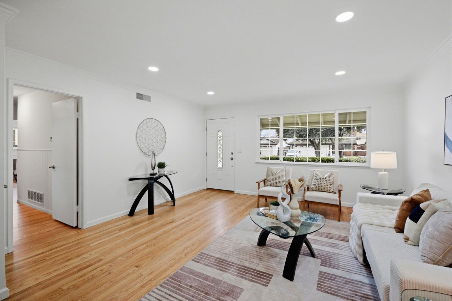 Detail Gallery Image 5 of 39 For 183 Benbow Ave, San Jose,  CA 95123 - 4 Beds | 3 Baths