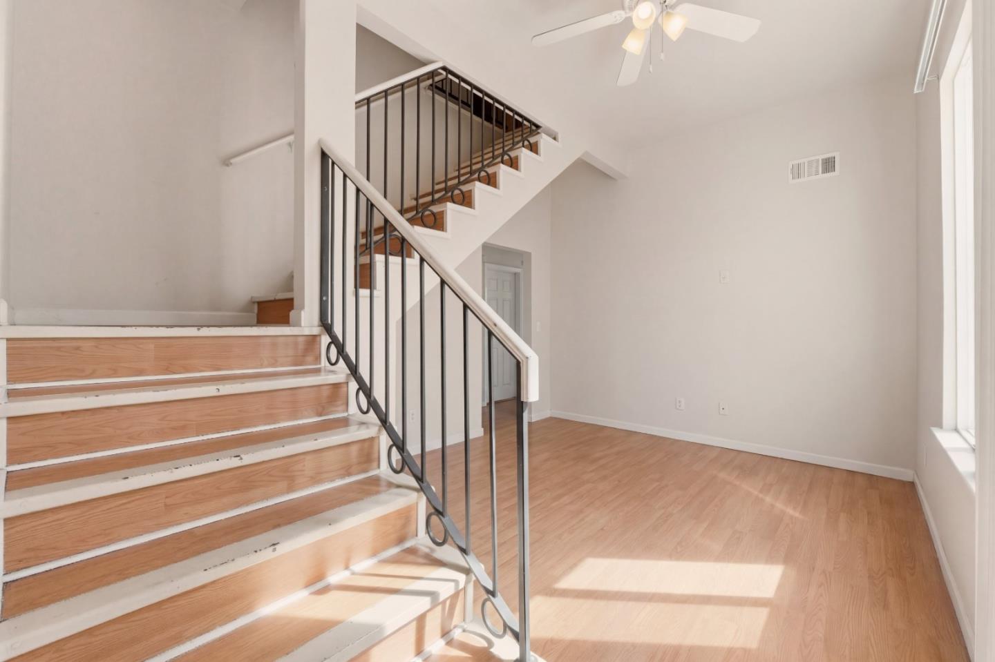 Detail Gallery Image 13 of 25 For 325 E Saint John St, San Jose,  CA 95112 - 9 Beds | 4 Baths