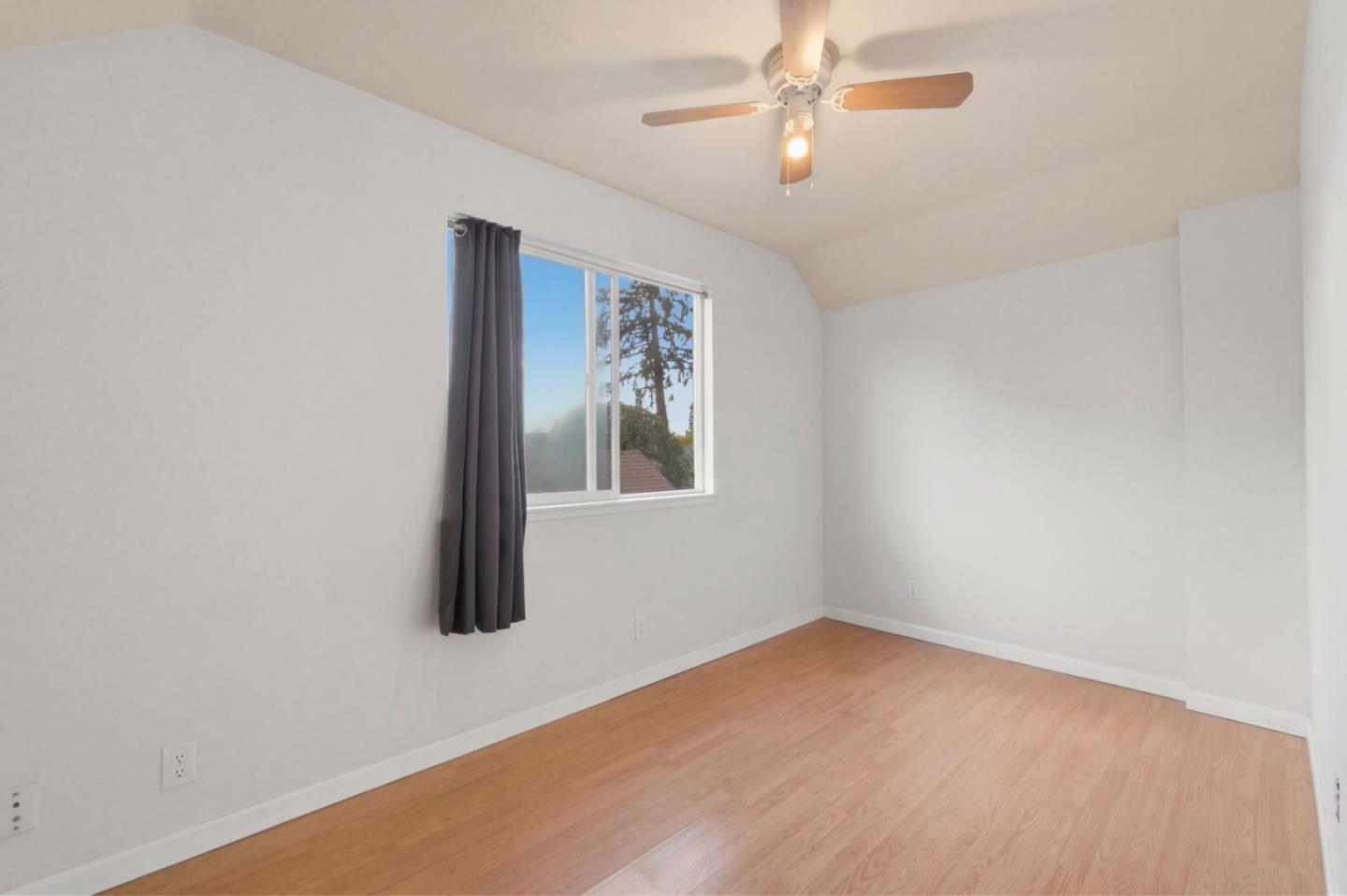 Detail Gallery Image 14 of 25 For 325 E Saint John St, San Jose,  CA 95112 - 9 Beds | 4 Baths