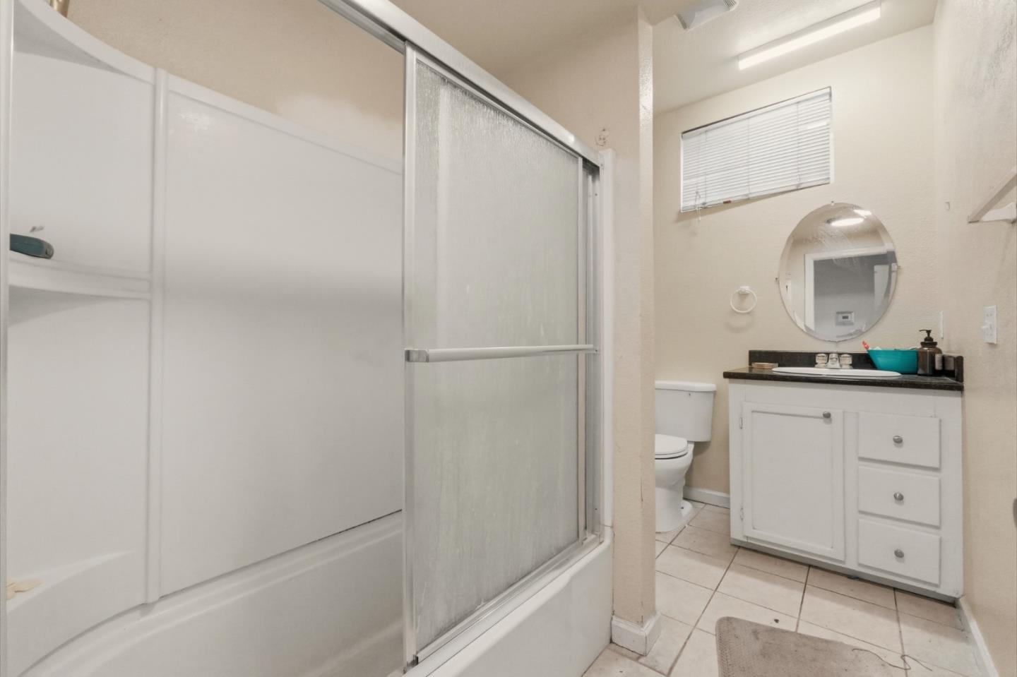 Detail Gallery Image 17 of 25 For 325 E Saint John St, San Jose,  CA 95112 - 9 Beds | 4 Baths