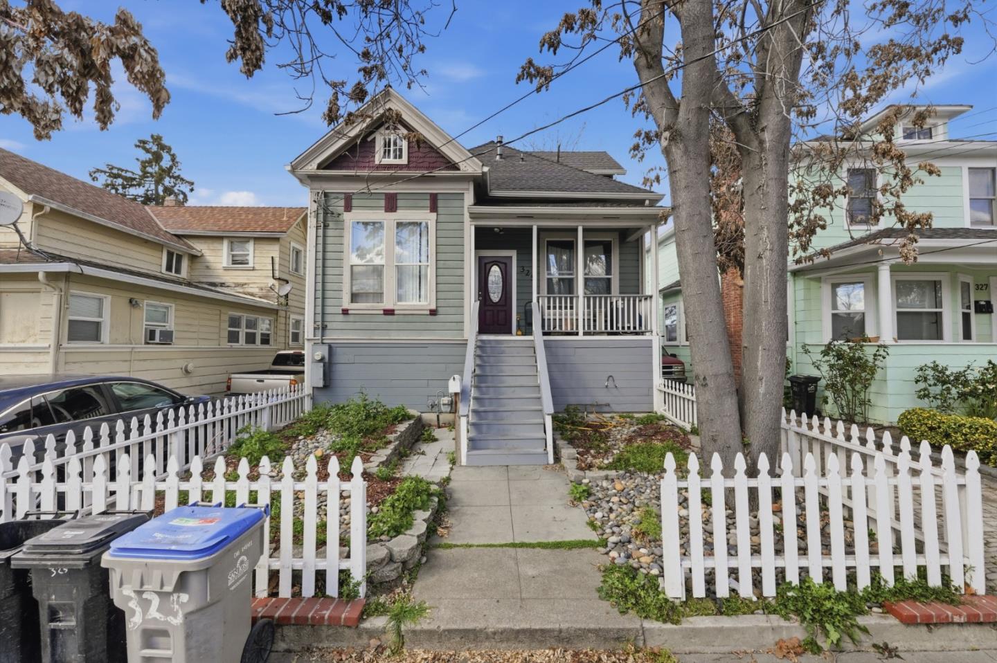 Detail Gallery Image 2 of 25 For 325 E Saint John St, San Jose,  CA 95112 - 9 Beds | 4 Baths