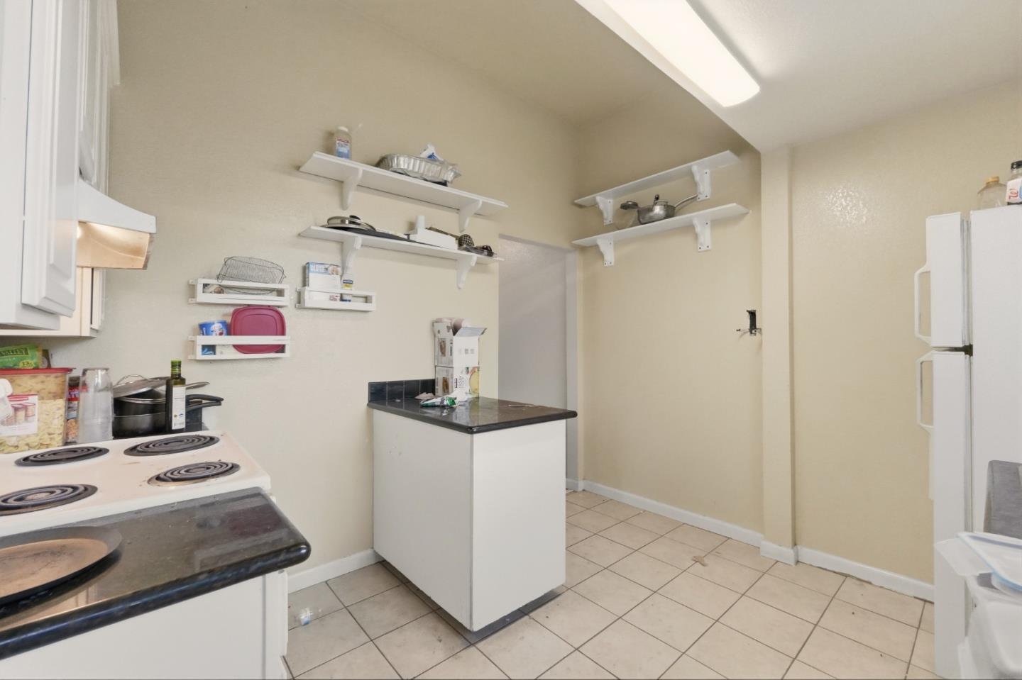 Detail Gallery Image 9 of 25 For 325 E Saint John St, San Jose,  CA 95112 - 9 Beds | 4 Baths