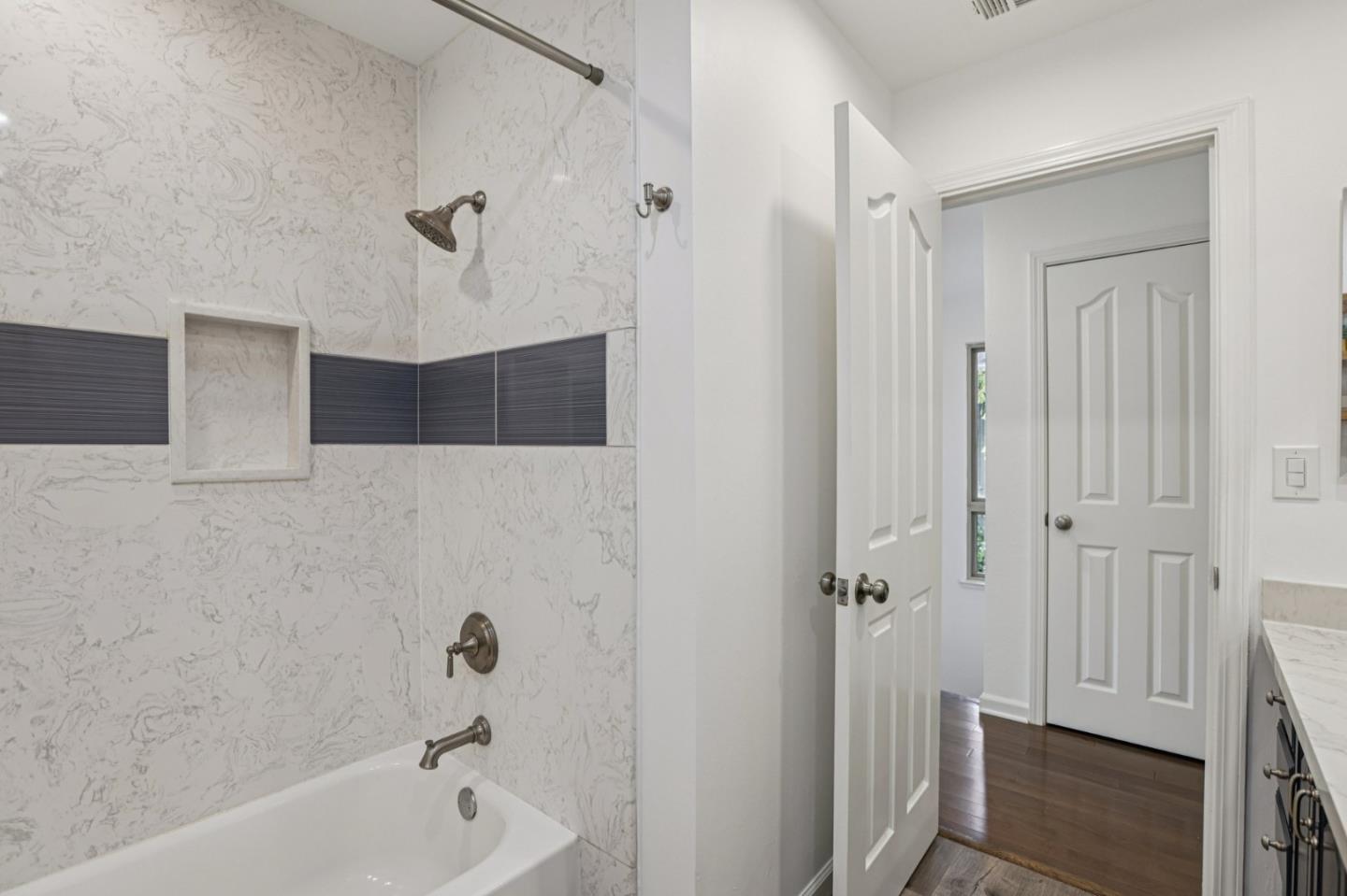 Detail Gallery Image 25 of 32 For 1512 Huddersfield Ct, San Jose,  CA 95126 - 3 Beds | 2/1 Baths