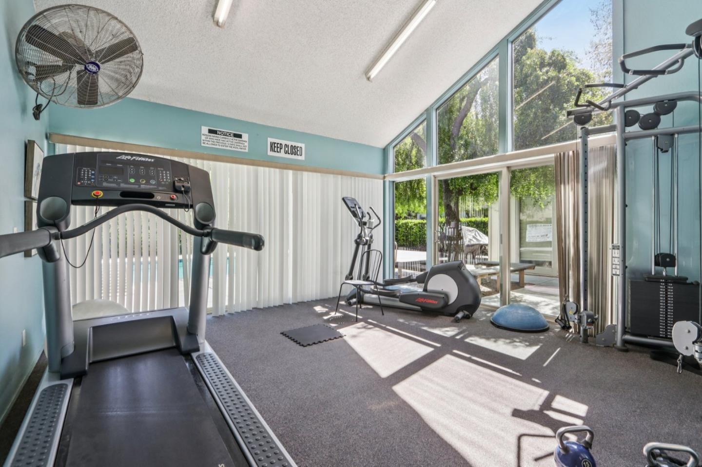 Detail Gallery Image 34 of 37 For 1512 Huddersfield Ct, San Jose,  CA 95126 - 3 Beds | 2/1 Baths