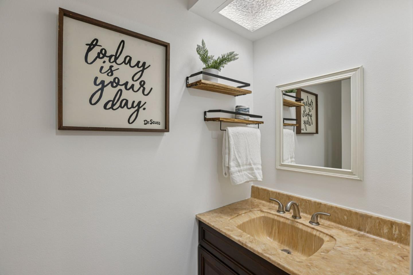 Detail Gallery Image 6 of 32 For 1512 Huddersfield Ct, San Jose,  CA 95126 - 3 Beds | 2/1 Baths