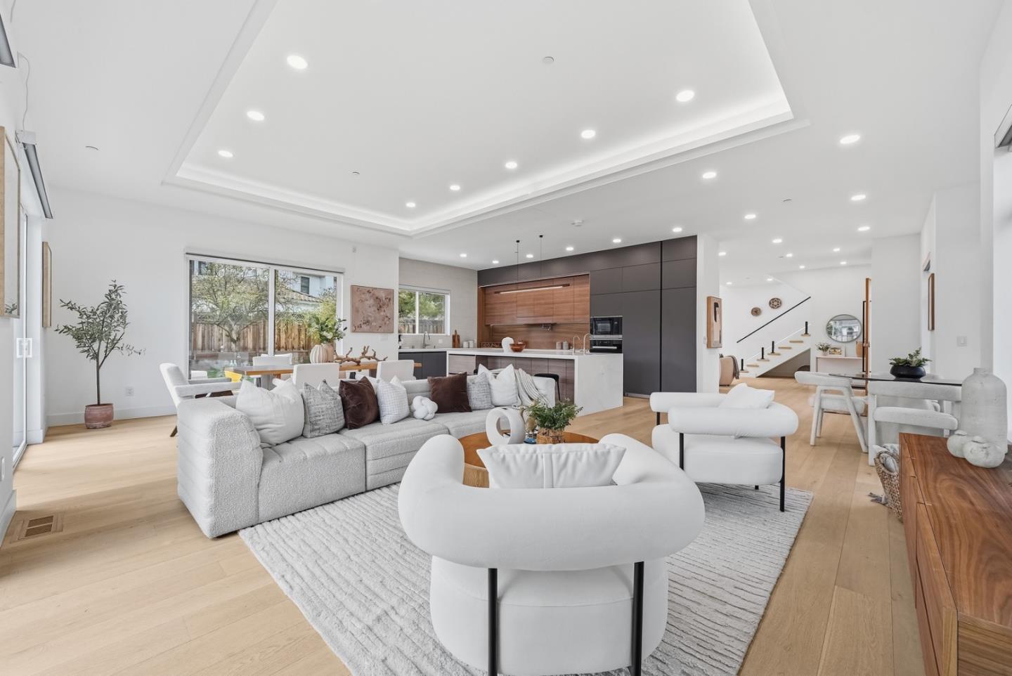 Detail Gallery Image 12 of 79 For 395 Martens Ave, Mountain View,  CA 94040 - 6 Beds | 6/1 Baths