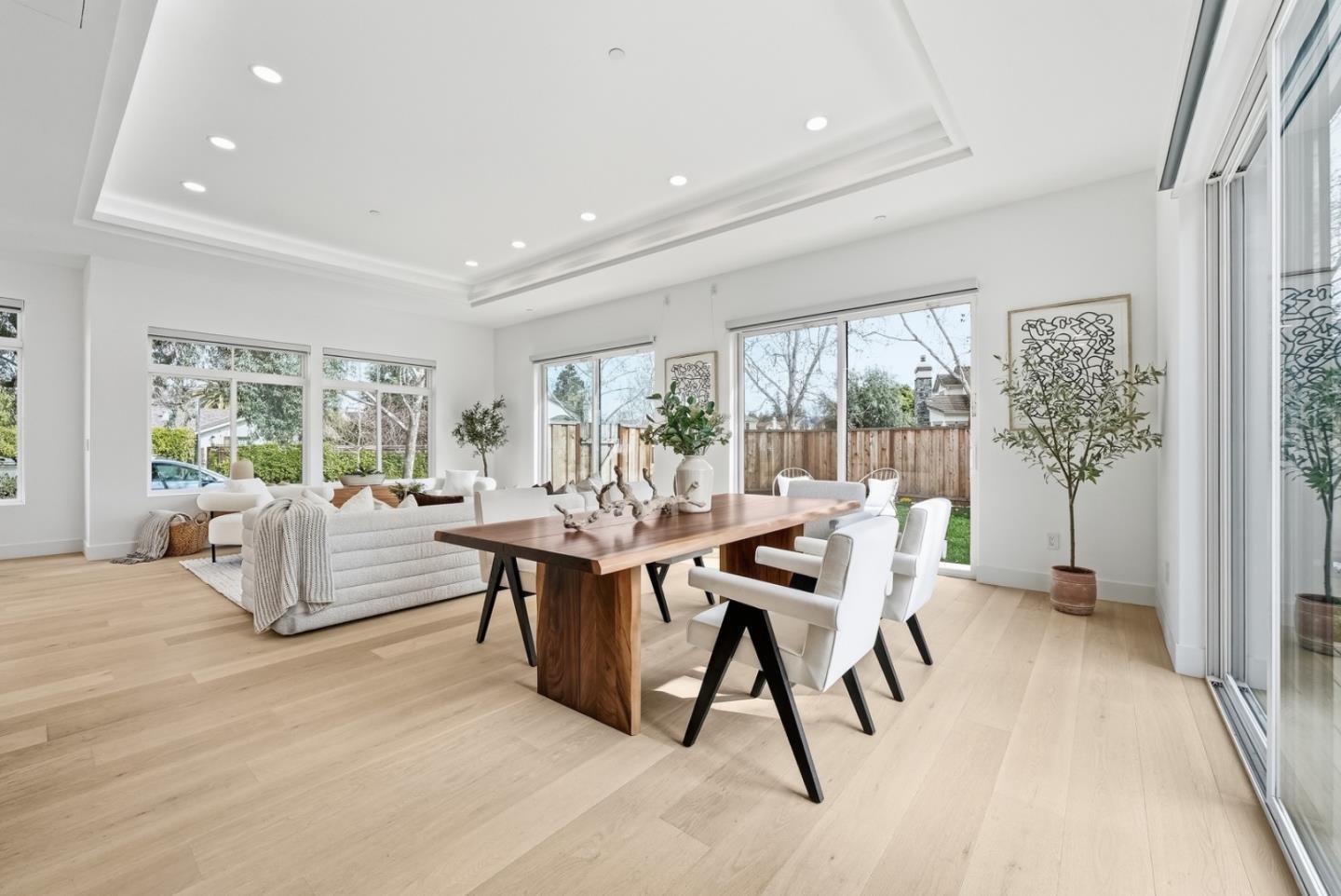 Detail Gallery Image 16 of 79 For 395 Martens Ave, Mountain View,  CA 94040 - 6 Beds | 6/1 Baths