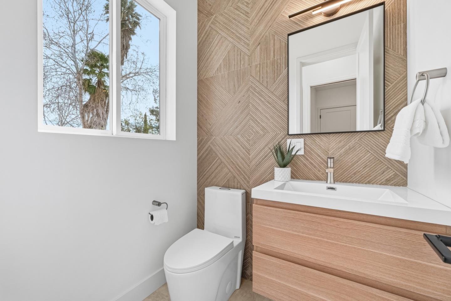 Detail Gallery Image 30 of 79 For 395 Martens Ave, Mountain View,  CA 94040 - 6 Beds | 6/1 Baths