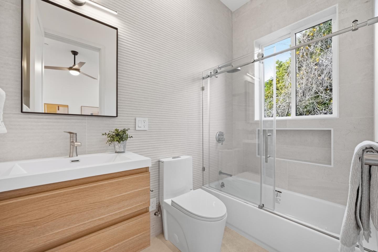 Detail Gallery Image 34 of 79 For 395 Martens Ave, Mountain View,  CA 94040 - 6 Beds | 6/1 Baths