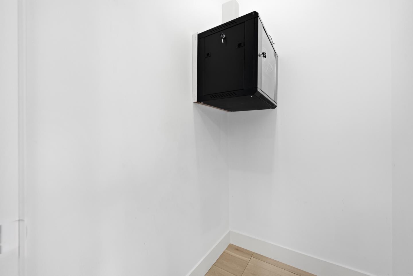 Detail Gallery Image 35 of 79 For 395 Martens Ave, Mountain View,  CA 94040 - 6 Beds | 6/1 Baths