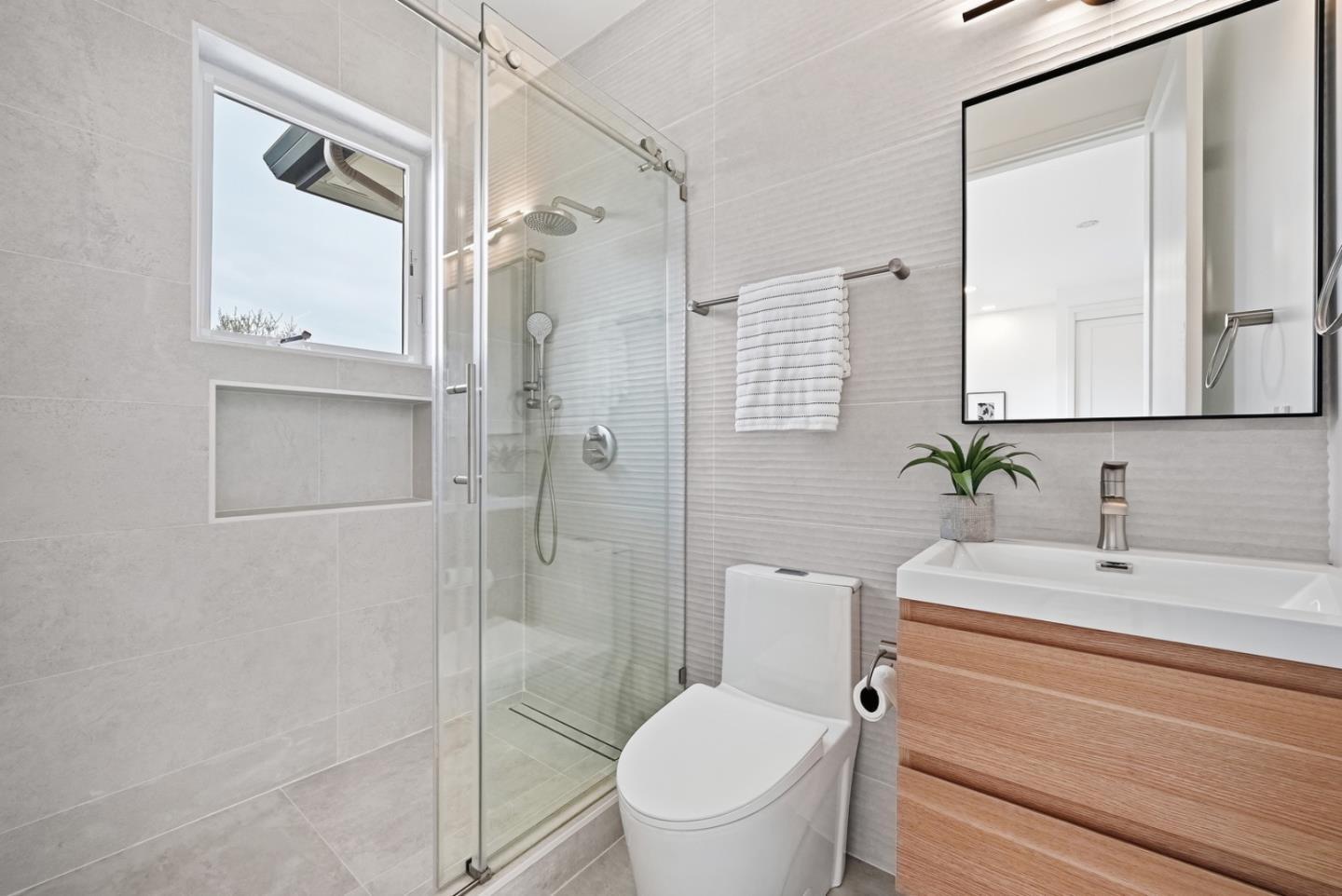 Detail Gallery Image 49 of 79 For 395 Martens Ave, Mountain View,  CA 94040 - 6 Beds | 6/1 Baths