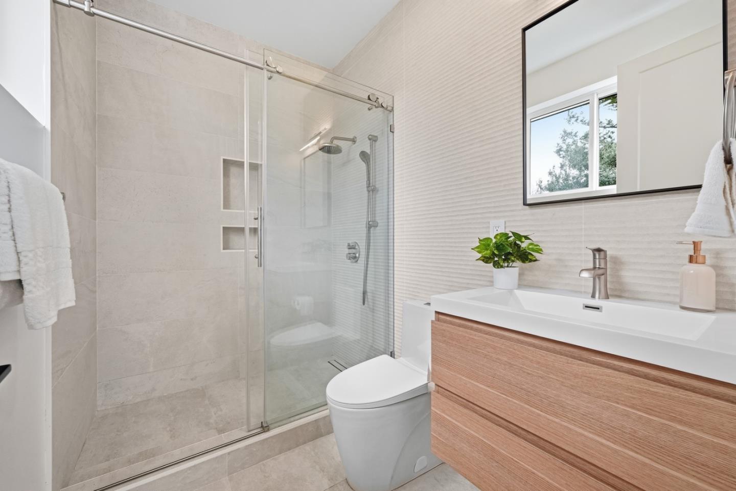 Detail Gallery Image 58 of 79 For 395 Martens Ave, Mountain View,  CA 94040 - 6 Beds | 6/1 Baths