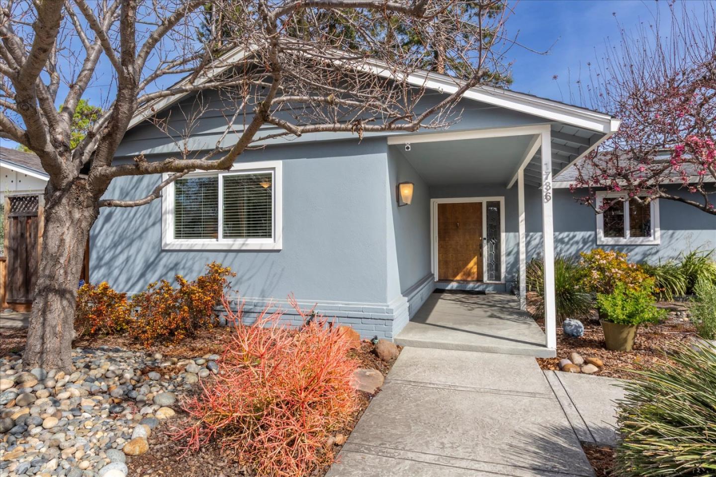 Detail Gallery Image 4 of 51 For 1736 Wilcox Way, San Jose,  CA 95125 - 3 Beds | 2/1 Baths