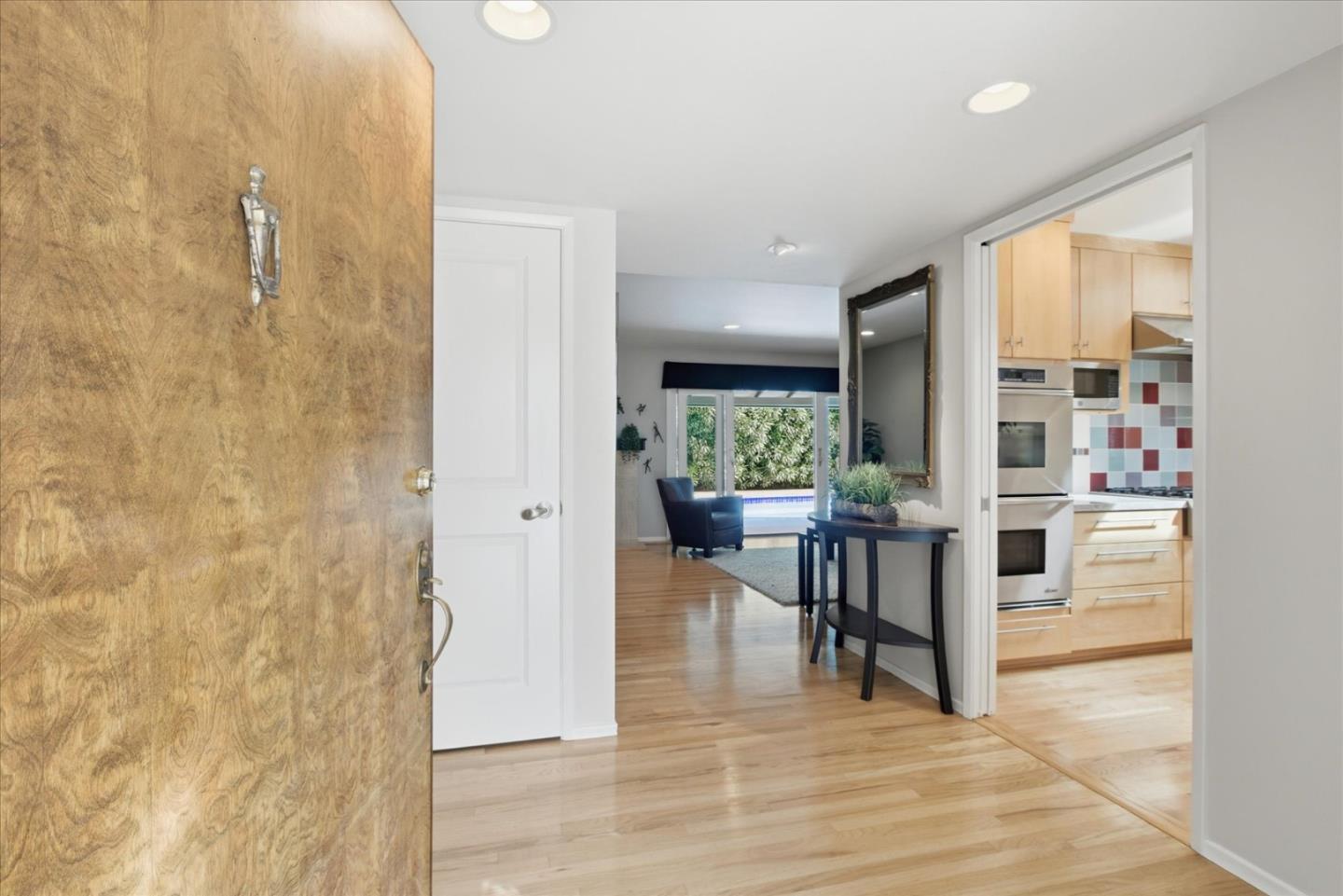 Detail Gallery Image 6 of 51 For 1736 Wilcox Way, San Jose,  CA 95125 - 3 Beds | 2/1 Baths