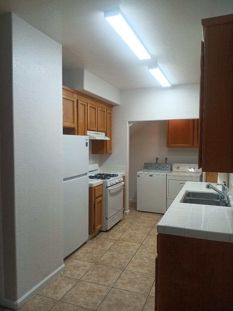 Detail Gallery Image 6 of 20 For 520 San Pablo Ct a,  Morgan Hill,  CA 95037 - 3 Beds | 2/1 Baths