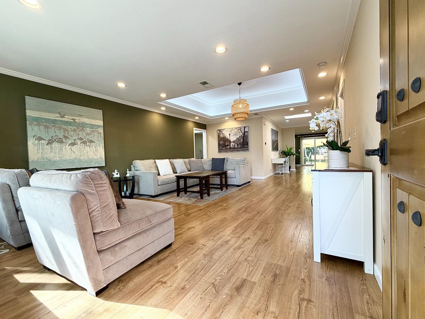 Detail Gallery Image 2 of 32 For 638 Rand St, San Mateo,  CA 94401 - 3 Beds | 2/1 Baths