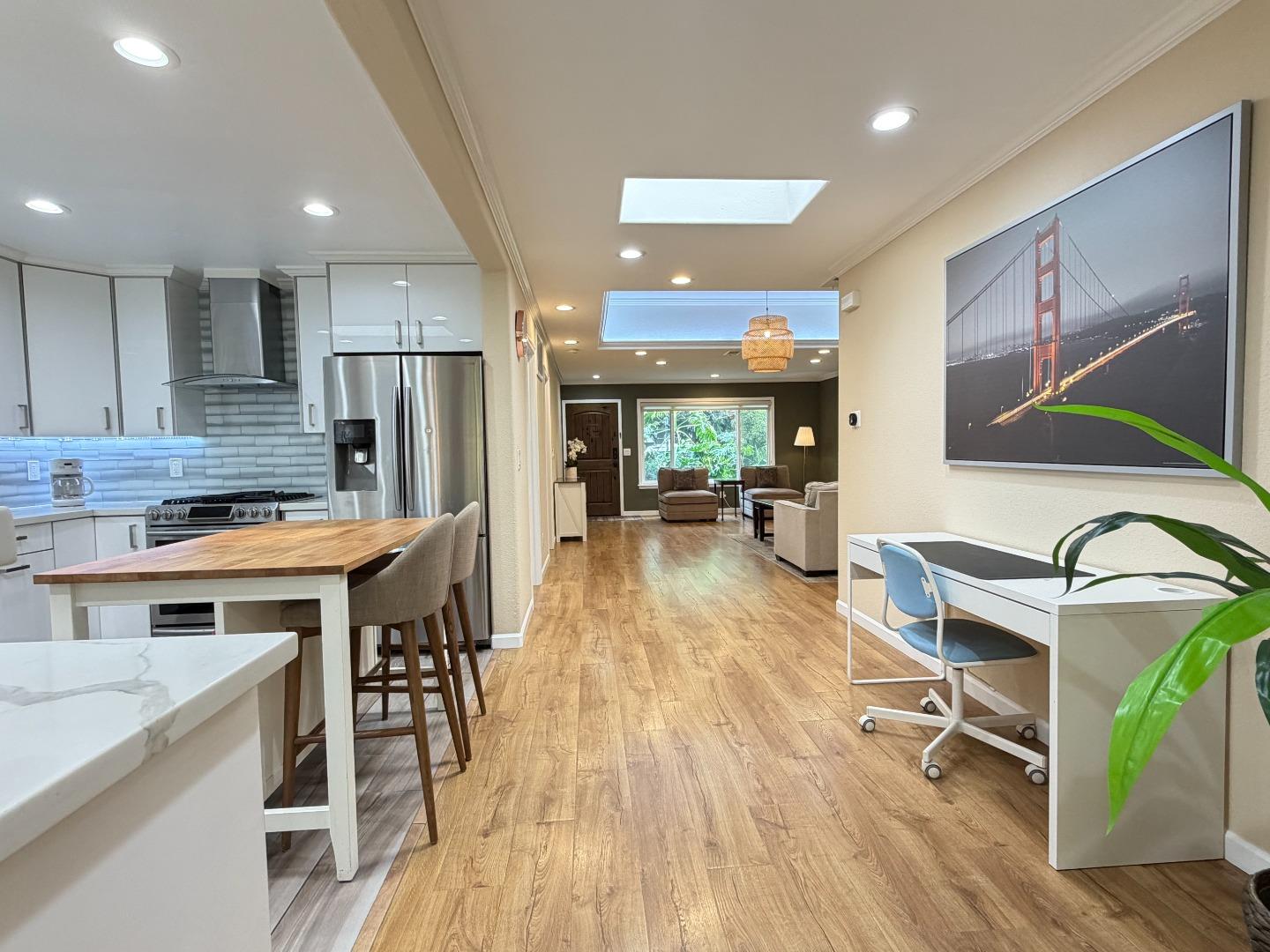 Detail Gallery Image 5 of 32 For 638 Rand St, San Mateo,  CA 94401 - 3 Beds | 2/1 Baths