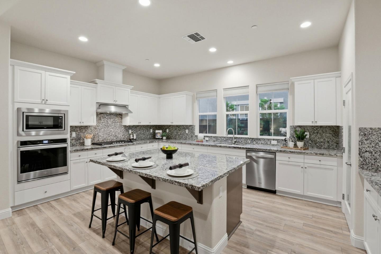 Detail Gallery Image 6 of 43 For 3015 Pinos Way, Marina,  CA 93933 - 3 Beds | 2 Baths