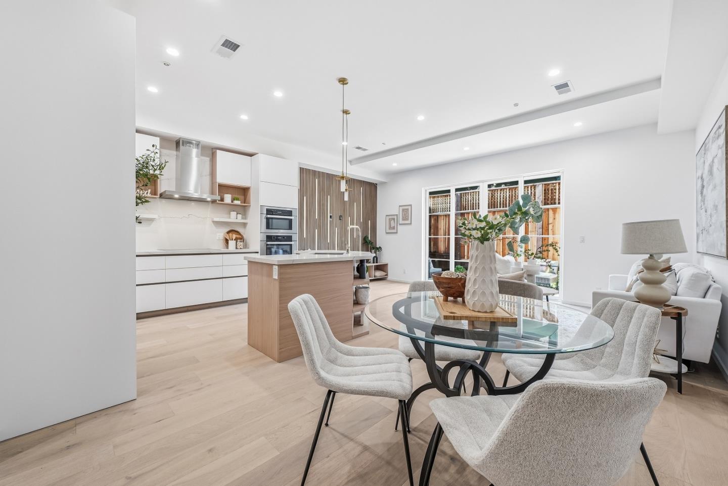 Detail Gallery Image 7 of 35 For 416 Gabilan St, Los Altos,  CA 94022 - 3 Beds | 2/1 Baths