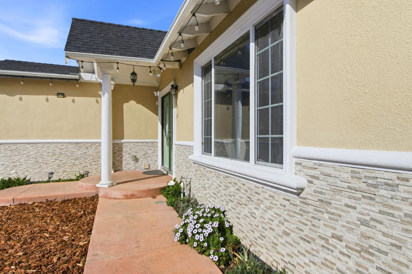 Detail Gallery Image 5 of 47 For 662 Kirk Glen Dr, San Jose,  CA 95133 - 4 Beds | 3 Baths