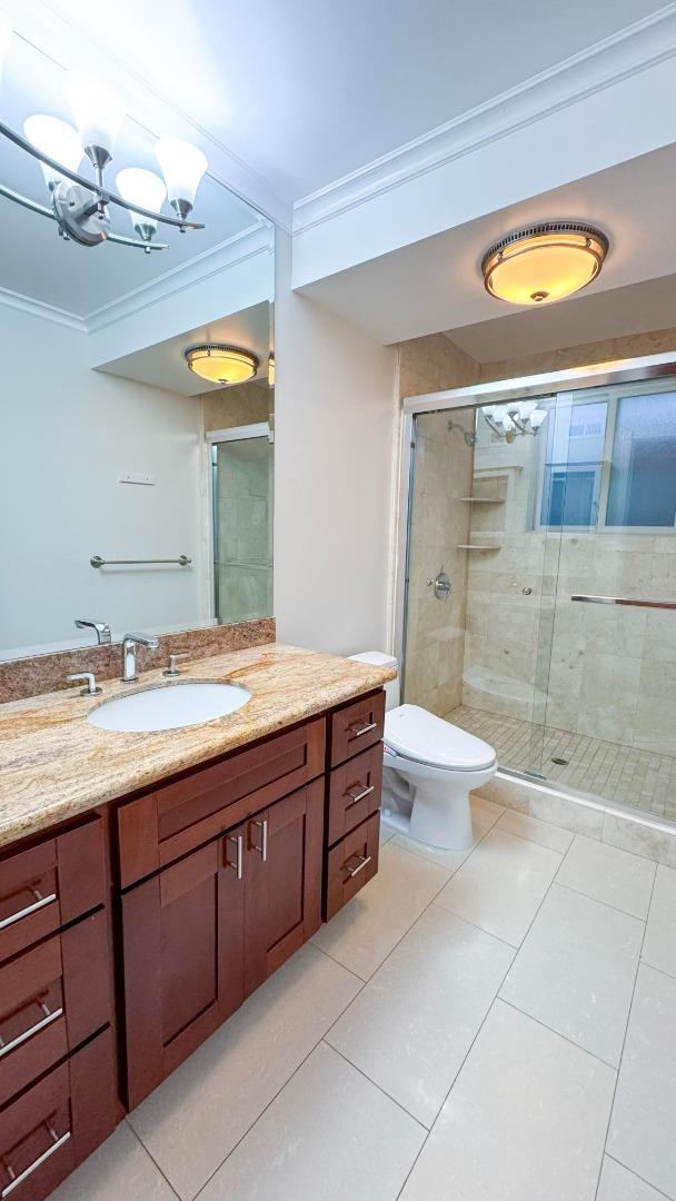 Detail Gallery Image 10 of 16 For 827 Richardson Ct, Palo Alto,  CA 94303 - 5 Beds | 3/1 Baths