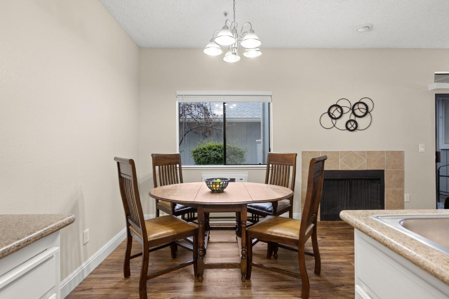 Detail Gallery Image 11 of 22 For 37470 Parish Cir 19c,  Fremont,  CA 94536 - 2 Beds | 2 Baths