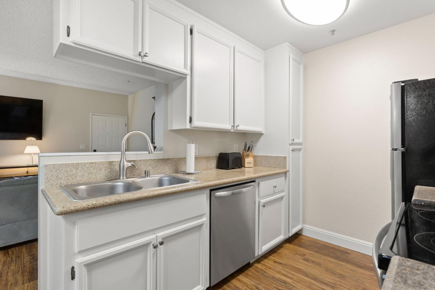 Detail Gallery Image 8 of 22 For 37470 Parish Cir 19c,  Fremont,  CA 94536 - 2 Beds | 2 Baths