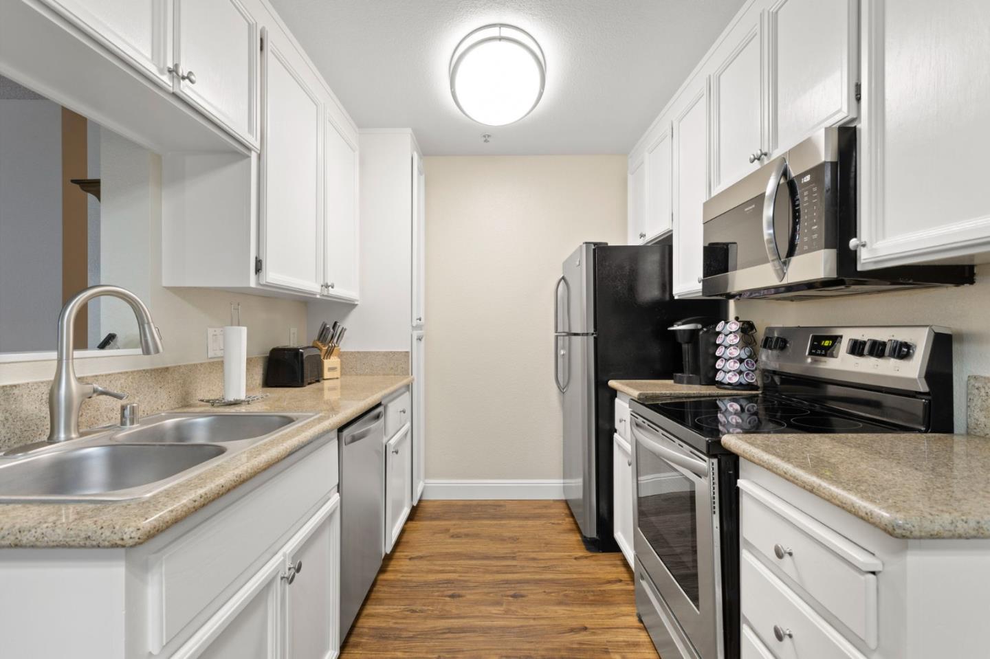 Detail Gallery Image 9 of 22 For 37470 Parish Cir 19c,  Fremont,  CA 94536 - 2 Beds | 2 Baths