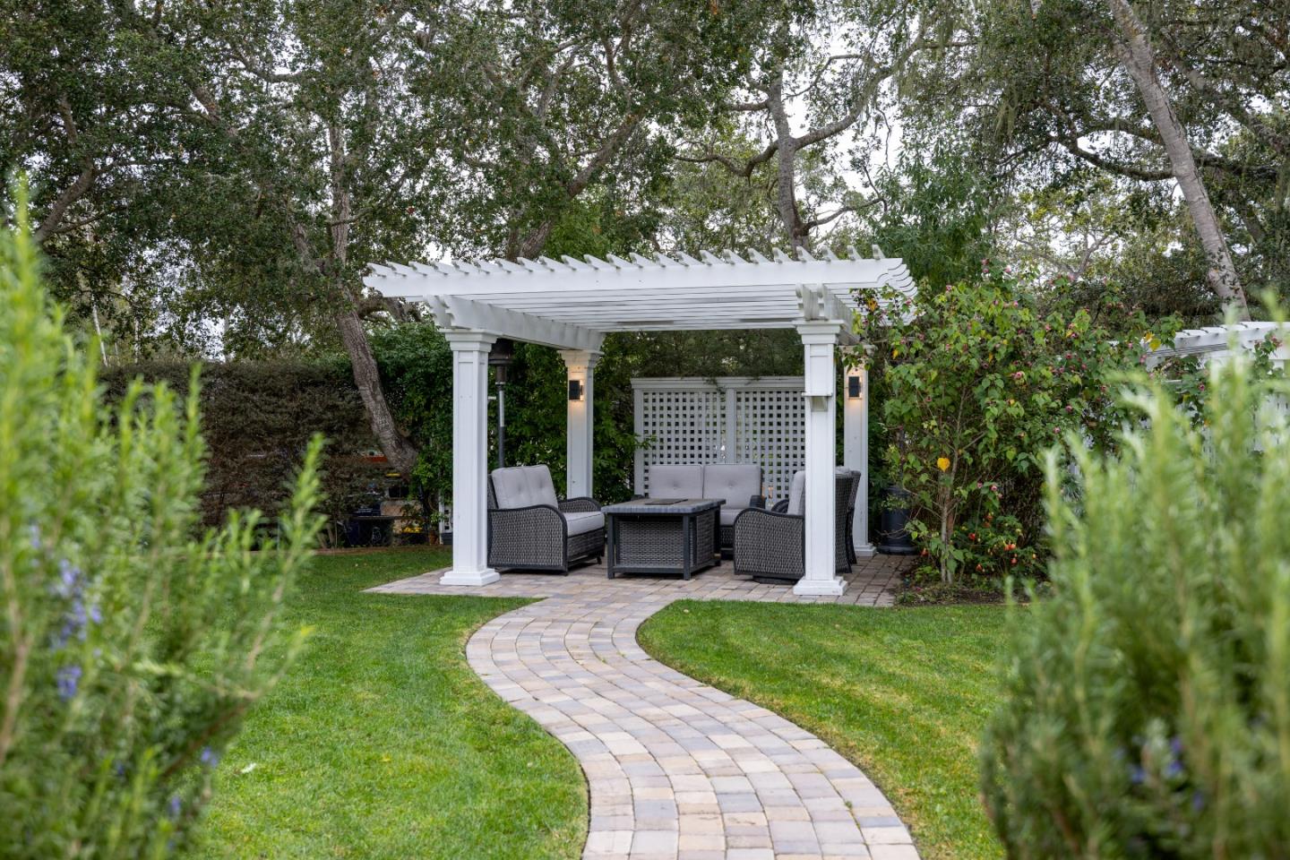 Detail Gallery Image 24 of 29 For 13 Sylvan Pl, Monterey,  CA 93940 - 3 Beds | 2 Baths