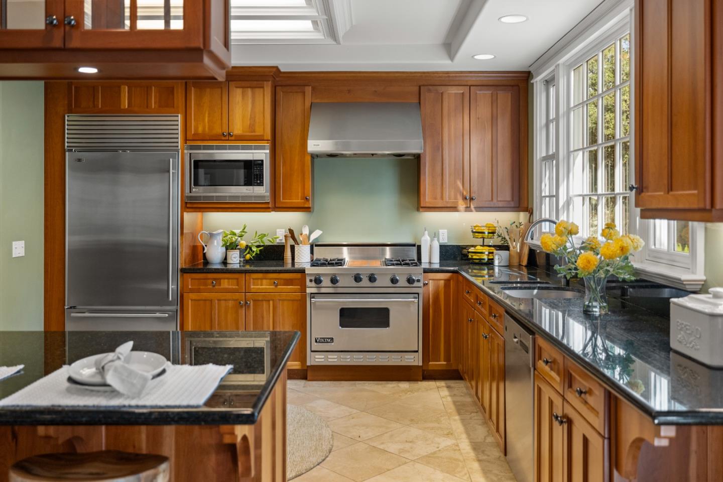 Detail Gallery Image 8 of 29 For 13 Sylvan Pl, Monterey,  CA 93940 - 3 Beds | 2 Baths