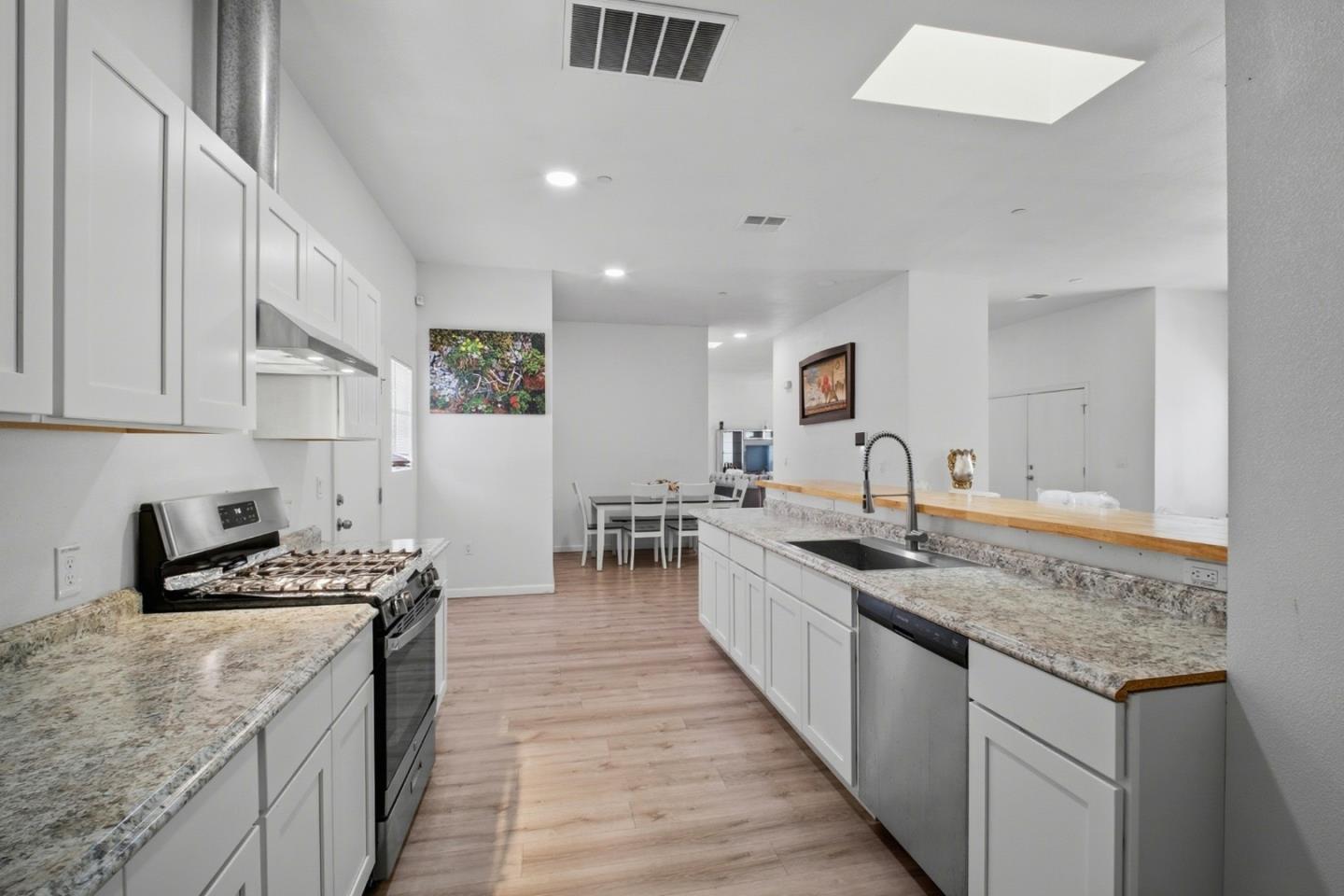 Detail Gallery Image 11 of 50 For 26937 Huntwood Ave, Hayward,  CA 94544 - 4 Beds | 4/1 Baths