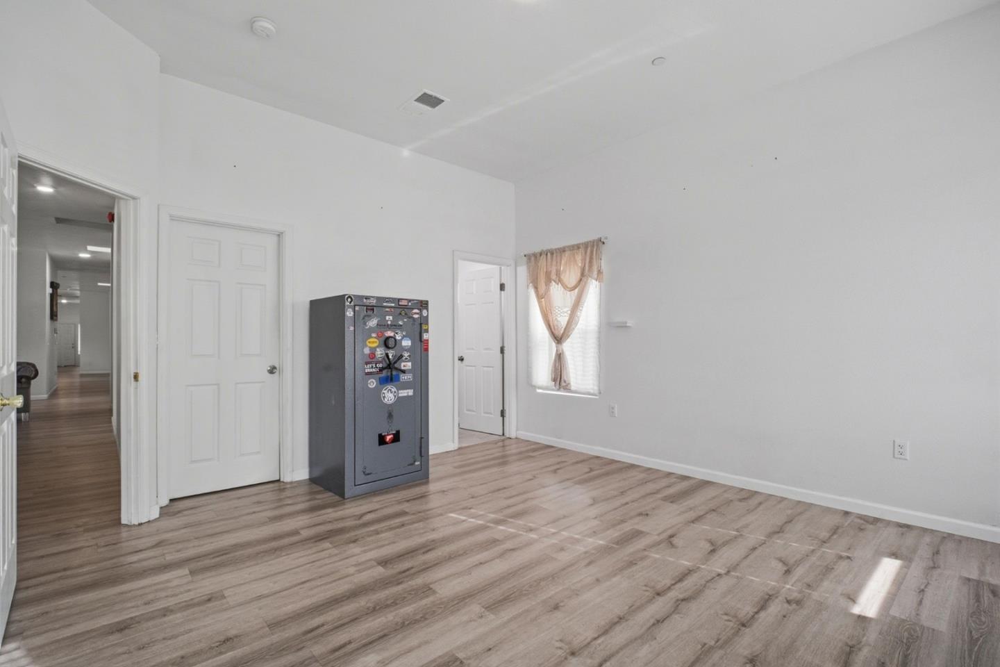 Detail Gallery Image 17 of 50 For 26937 Huntwood Ave, Hayward,  CA 94544 - 4 Beds | 4/1 Baths