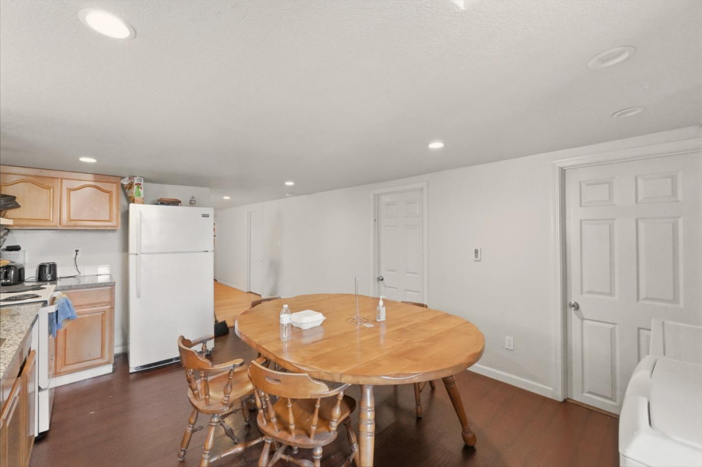 Detail Gallery Image 14 of 19 For 1090 S 7th St, San Jose,  CA 95112 - 10 Beds | 4 Baths