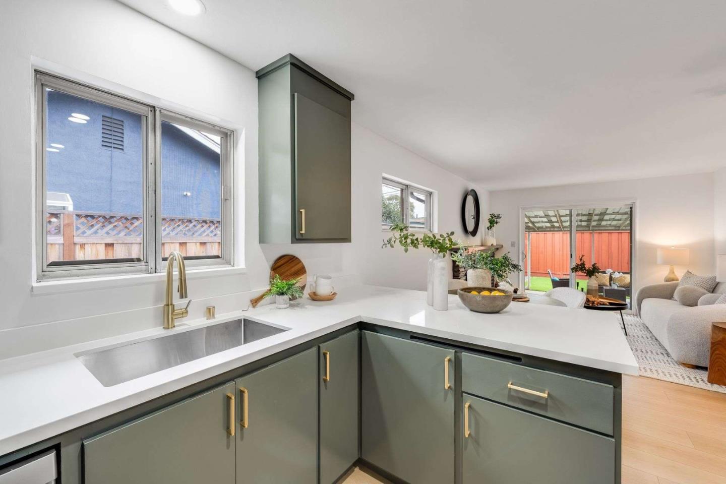 Detail Gallery Image 7 of 35 For 40327 Blacow Rd, Fremont,  CA 94538 - 3 Beds | 2 Baths