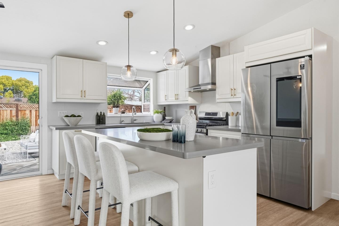 Detail Gallery Image 10 of 48 For 321 Beechnut Ave, Sunnyvale,  CA 94085 - 3 Beds | 2 Baths