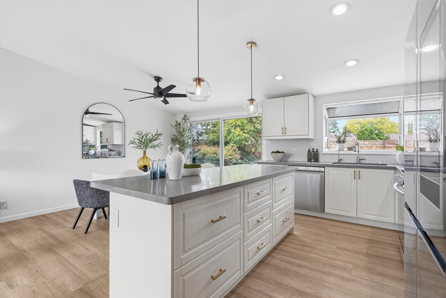 Detail Gallery Image 11 of 48 For 321 Beechnut Ave, Sunnyvale,  CA 94085 - 3 Beds | 2 Baths