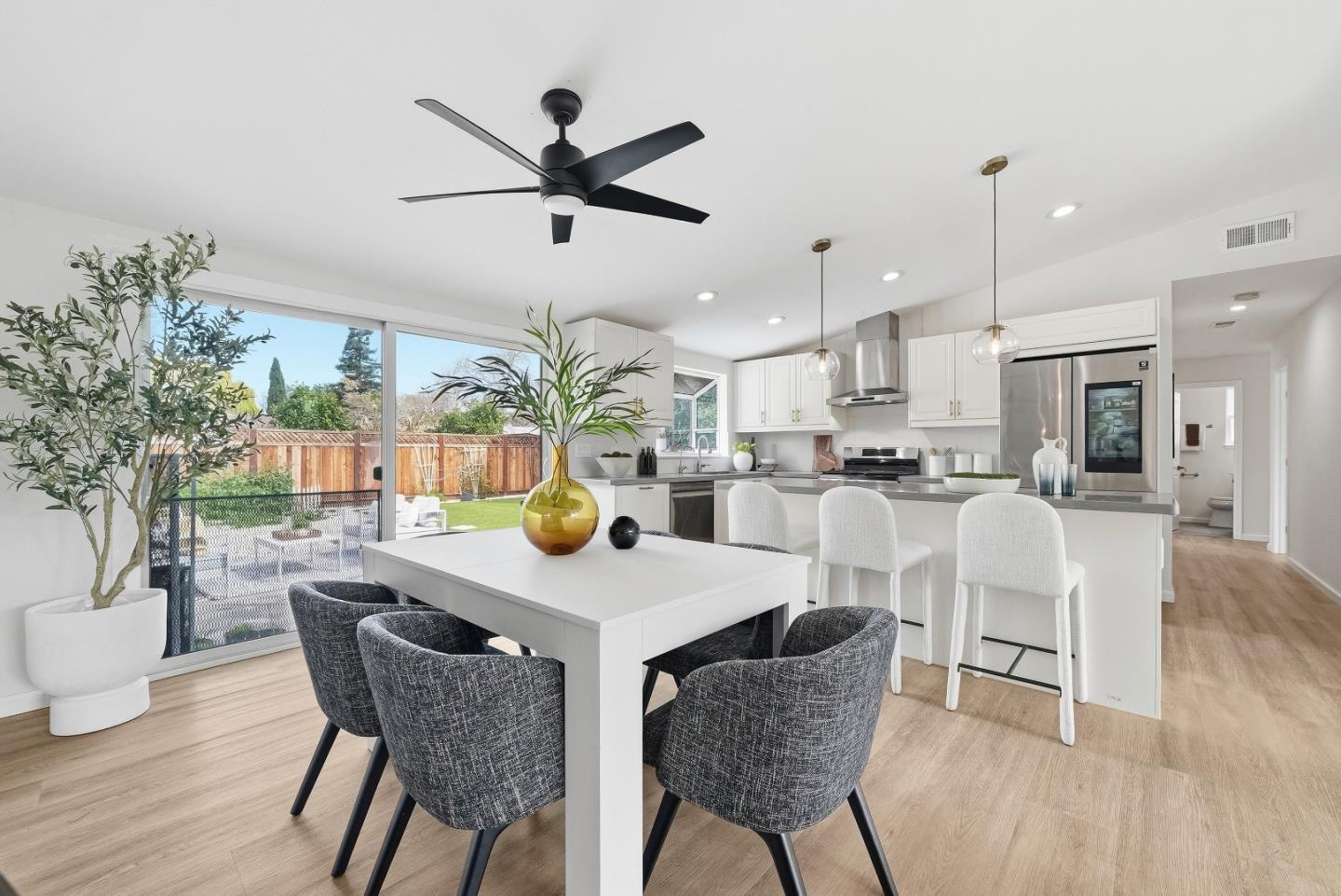 Detail Gallery Image 8 of 48 For 321 Beechnut Ave, Sunnyvale,  CA 94085 - 3 Beds | 2 Baths