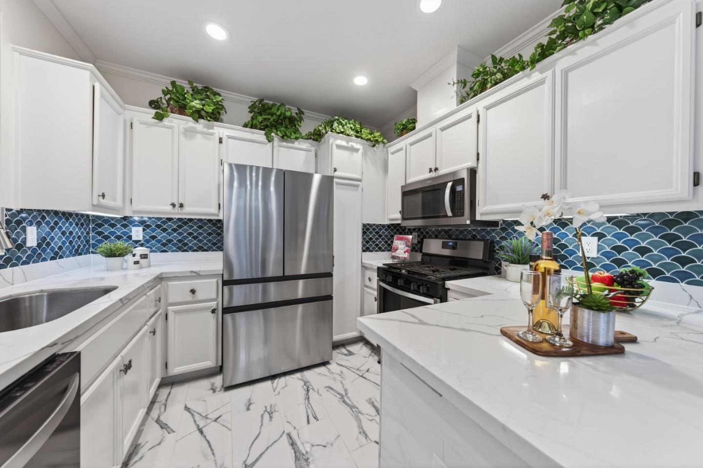 Detail Gallery Image 6 of 21 For 334 Ballymore Cir, San Jose,  CA 95136 - 4 Beds | 3 Baths