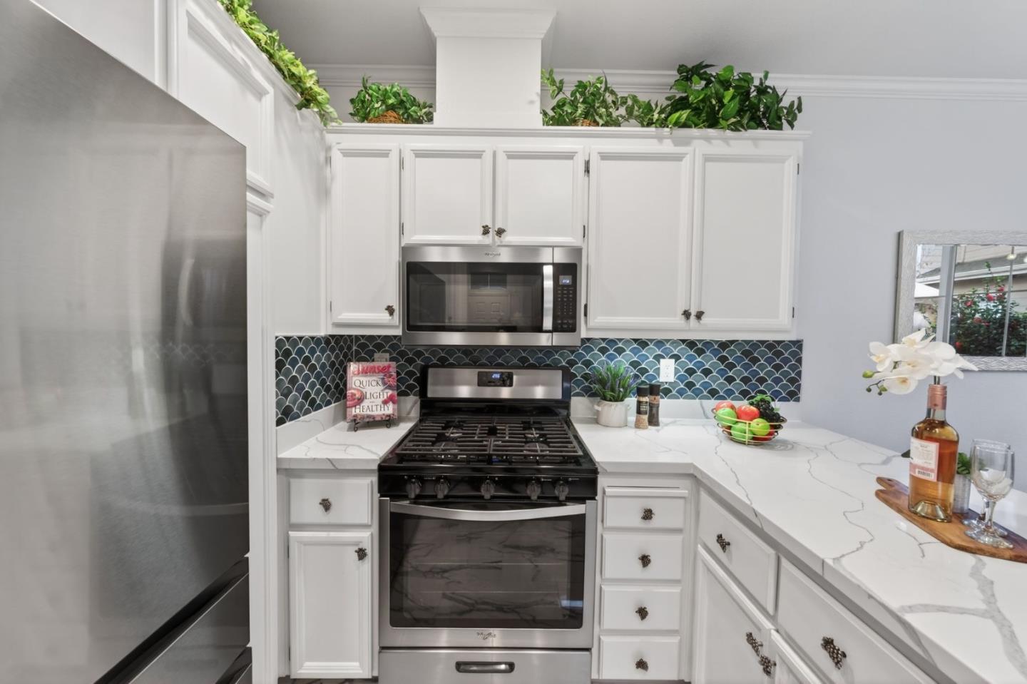 Detail Gallery Image 7 of 21 For 334 Ballymore Cir, San Jose,  CA 95136 - 4 Beds | 3 Baths