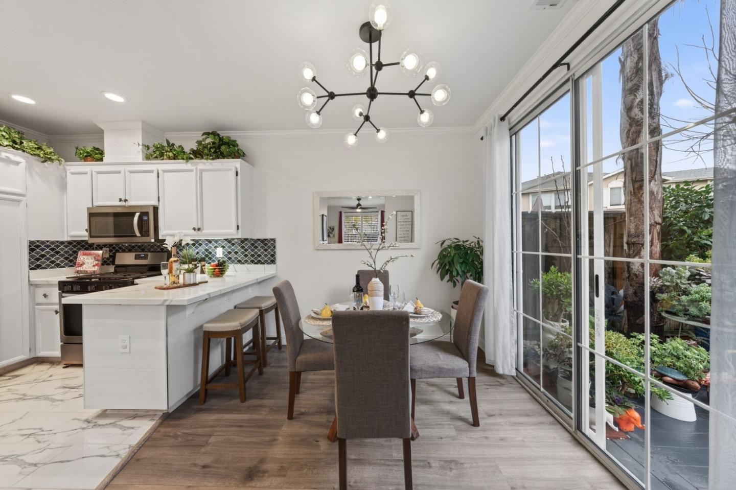 Detail Gallery Image 9 of 21 For 334 Ballymore Cir, San Jose,  CA 95136 - 4 Beds | 3 Baths