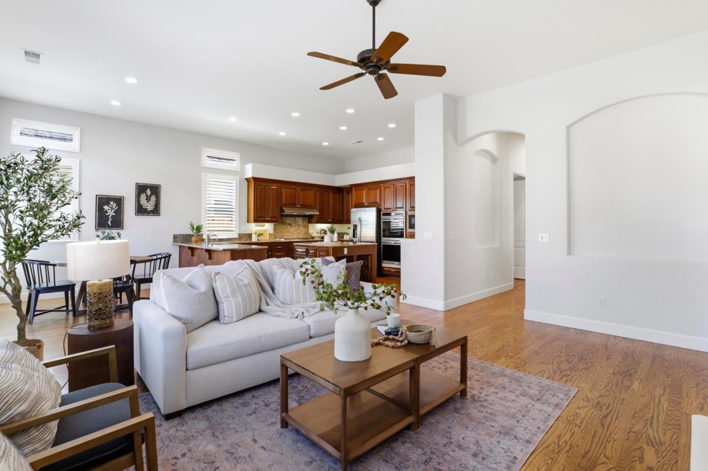 Detail Gallery Image 12 of 50 For 19076 Savannah Ct, Morgan Hill,  CA 95037 - 4 Beds | 3/1 Baths